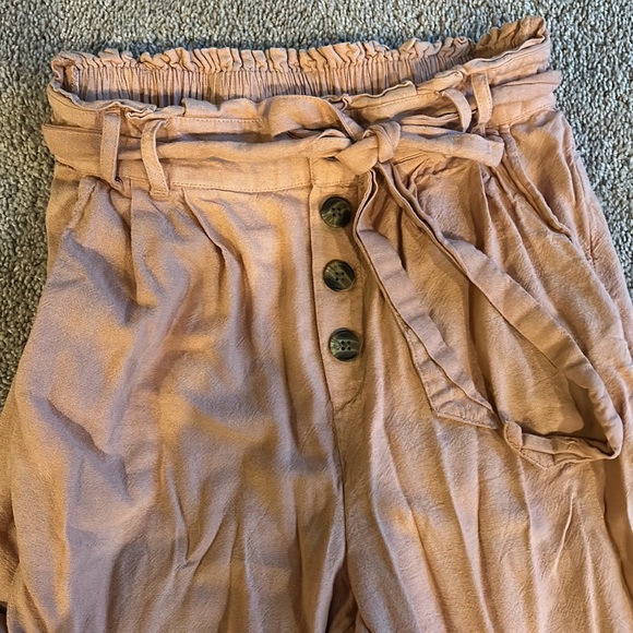 American Eagle light orange pants with buttons and loop belt to tie. Size S - Picture 2 of 5